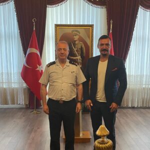 Şenol İpek Instagram - İSTANBUL İL JANDARMA KOMUTANIMIZ TÜM GENERAL YUSUF KENAN TOPÇU  PAŞAMIZI ZİYARET ETTİM. NAZİK KABULÜ İÇİN TEŞEKKÜR EDERİM.
