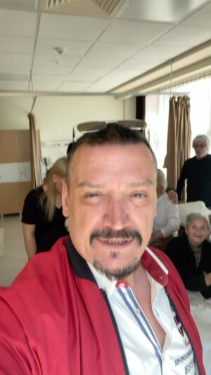 Şenol İpek Instagram - RABBİM bu bayramda tüm hastalara şifa versin ,deprem bölgesindeki kardeşlerimize sabır versin sağlıklı huzurlu bayramlara UMUT ettiğimiz bu günlerde bayramınız mübarek olsun