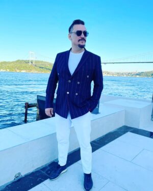 Şenol İpek Instagram - Daha iyi hatta dada daha iyi olacağız.....sağlık açısından zor günler olabilir buda sınavımız bizim ŞÜKÜR dedim her musibette  önce sağlık.. sağlığınız iyi olsun geri kalan hersey iyi olur