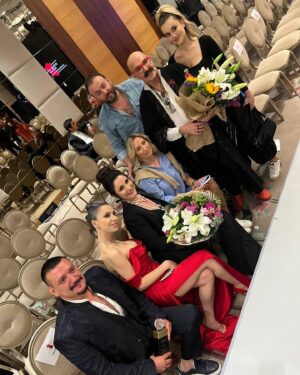 Şenol İpek Instagram - Beni Çok onurlandıran bir ödül,  Depremde yaptığımız tüm mücadeleyi gören destek veren  bu anlamda sosyal sorumluk alanında verilen bu anlamlı ödül için unutmayan  sizlere teşekkürler @banunoyan  teşekkürler @1cemilipekci @openstage_awards