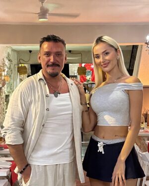 Şenol İpek Instagram - Kıymetli dostum  @cansutaskin1  gelmiş hoş gelmiş güzelliği zarafeti ile @bosnakmeyhanesi  Güzel bir andan karemiz