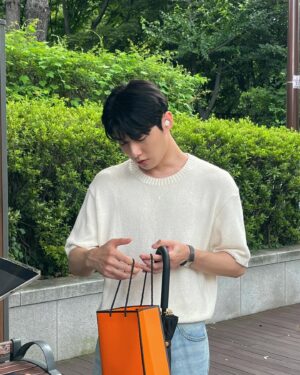 Seo Ji-hoon Instagram - 🌿