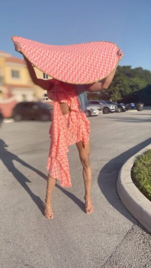 Serena Chacha Instagram - My HAT-BRELLA is collapsible, can stand you stand it? look, hair and makeup by me! 
Thanks @manicpanicnyc for my array of shades of blue 

#serenachachawigs #serenachacha #custom #lacefrontwigs #mondaymotivation #monday