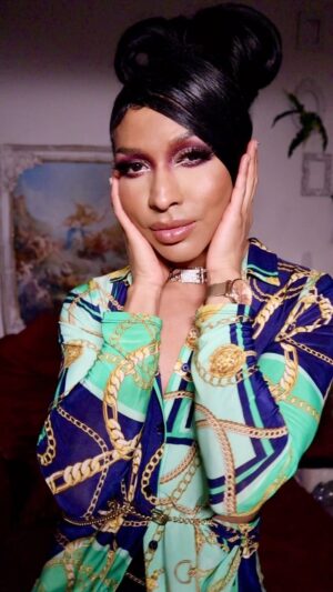 Serena Chacha Instagram - @seidylanina me tienes brincando con este tema 🤩 Ay que rica!!!!!
#Serenachacha #serena #serenachachawigs #makeupbymyron #mulato #mulatas #raza #proud #friyay #weekendvibes