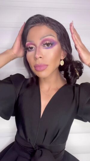 Serena Chacha Instagram - inspirada por la gran actriz @yadhira_carrillo siempre con sus fabulosos recogidos!!! #serenachacha #friyay #hairstyles #updo #telenovela #actress #wigs #dragqueen