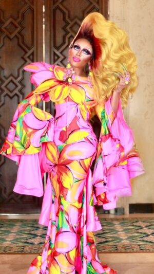 Serena Chacha Instagram - HOW DO YOU SAY RUPAUL’S DRAG RACE IN SPANISH? 👑 S E R E N A C H A C H A #tbt of my #tropical lewk that should have been on the runway @rupaulsdragrace 

hair & makeup by ME
Dressed by @theerikanorell_ 

#throwbackthursday #allstars ##throwbackthursday #serenachachawigs #serenachacha #miami #custom #model #hairstyles  #production #entertainment