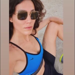 Serenay Aktaş Instagram - Paspas atalım şurya.
Londra (vpn) dönüşü dump... 
Sürpriz sonlu:')