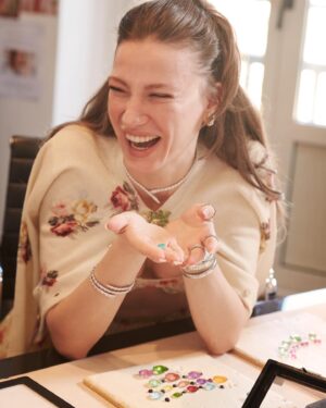 Serenay Sarıkaya Instagram - Last week at Lucia’s Gem’s Table💎 The queen of the @bvlgari 👑♥️🌹

#bvlgari 

#işbirliği