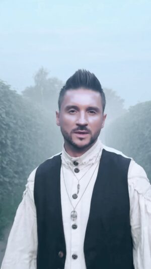 Sergey Lazarev Instagram - Все это САМООБМАН! 
Здесь больше нету иллюзий 
Этот роман казалось тогда
Раз и навсегда…
Все это САМООБМАН
Давай уже без прелюдий
Сыграешь финал своих мелодрам 
Только Без меня….#ВсеЭтоСамообман #Самообман #Лазарев #СергейЛазарев