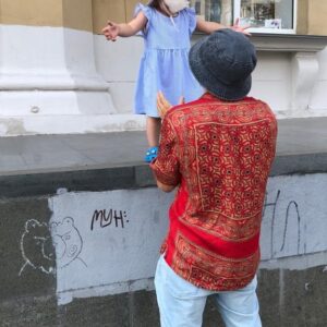 Sergey Romanovich Instagram - Лучшее, что мы можем передать детям - это убеждения и ценности🙏🏽❤️