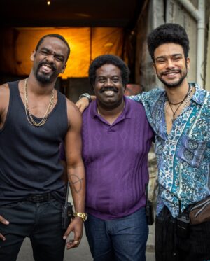 Sergio Malheiros Instagram - A 5ª temporada de #Impuros já está disponível no @disneyplusbr 😅👊🏾 

Você é do #team que faz maratona ou do #team que assiste um episódio por dia? 🤙🏾
