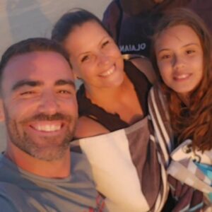 Sérgio Rosado Instagram - 🏖 👨‍👩‍👧‍👦=❤️ Que final de tarde/dia maravilhoso em família... " Quando as raízes são profundas não há razão para temer o vento. " ❤️🙌🏻
