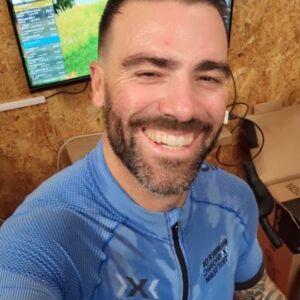 Sérgio Rosado Instagram - O caminho pode ser árduo e penoso porém, pensa no que poderás encontrar no fim desta etapa... tudo o que requer sacrifício tem uma recompensa.

#triatlon #bike #swimming #running #ironmancascais 2023 🏊‍♂️ 🚲 🏃‍♂️