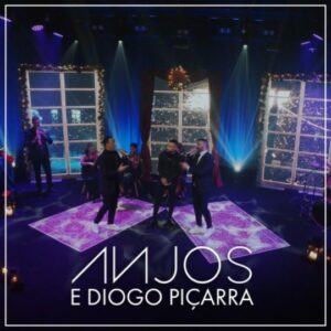 Sérgio Rosado Instagram - @diogopicarra é uma das nossas #EstrelasDeNatal ✨ o Diogo adaptou este belíssimo “Natal Santo” para português e podem ouvir o resultado no disco e, agora, também no YouTube. Sigam o link na bio. 

Link na bio.