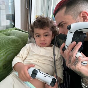 Sfera Ebbasta Instagram - Sei l’amore più puro che esiste, la mia persona preferita sul pianeta, il mio piccolo Re🤴🏻 tanti auguri Gabry 🩵🎂♾️  2