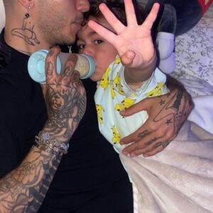 Sfera Ebbasta Instagram - Sei l’amore più puro che esiste, la mia persona preferita sul pianeta, il mio piccolo Re🤴🏻 tanti auguri Gabry 🩵🎂♾️  2