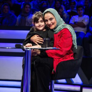 Shabnam Moghadami Instagram - .
.
چشم بر هم زدیم و ۱۵ برنامه گذشت.
فصل دوم ِ صداتوی عزیز تمام‌شد.
صداتو و ما، تمام ِ تلاش‌مان را کرده‌ایم تا به شمای ِ بیننده که دل به دل ِ ما داده‌اید،ما را دوست داشته‌اید و به ما اعتماد کرده‌اید،حسب ِ وظیفه و با تمام ِ دل‌مان،احترام بگذاریم،با شما صادق باشیم و همه‌ی توان‌مان را به کار بگیریم تا درخور ِ تماشا و توجه شما باشیم.
سپاس از شما و مهرتان که همراه ِ همیشه‌ی ما و صداتو هستید.
.
یک «پرتوان باشید»و یک «خسته نباشید» ِ بلند بالا،به اعضای خانواده‌ی بزرگ ِ صداتو،چه آن‌ها که مقابل دوربین و روی صحنه بودند و پیش ِ چشم شما،چه آن‌ها که پشت ِ صحنه بودند و شما نمی‌دیدشان.
همه‌ی آن‌ها که ماه‌ها تلاش کردند تا به چشم شما بیاییم.
.
من و دوستانم در صداتوی عزیز،گاه با تب و بیماری،گاه با صدایی گرفته و حنجره‌ای خسته…گاه با اندوه و دل‌گرفتگی…گاه با مشکلاتی که روح و روان‌مان را می‌چلاند.تلاش کردیم بهترین ِ خودمان باشیم.تلاش کردیم همه‌ی خستگی‌ها و غم‌ها و گرفتاری‌های شخصی و اجتماعی را پشت ِ در استودیوی ِضبط بگذاریم و با دلی روشن و حواسی جمع و صورتی پُر از لبخند کنار شما و برنامه باشیم…بخندیم و بخوانیم و شما را به لبخند و موسیقی و ترانه دعوت کنیم.
دوست جان‌ها،خواهر‌جان‌ها و برادر‌جان‌ها…
دوست‌تان دارم و آرزویم درخشش‌همیشگی‌ ِ شماست.
.
این چند‌قاب،عکس‌هایی که عکاس ِ برنامه،مجید ریاحی عزیز ،حین ضبط، از ما برداشته‌اند.تقدیم به نگاه شما.با سپاس از ایشان.
.
نکته :از تک‌تک ِ نوازندگان حرفه‌ای و درجه‌یک ِ برنامه و رهبر ارکستر،امیرعلی هدایت زاده‌ عزیز، بسیار ممنونم.
.
نکته‌ی دوم: عزیزانم،باور بفرمایید برای شرکت در فصل سوم برنامه،هیچ راهی…هیچ راهی به جز ثبت نام از طریق سایت ِ صداتو وجود ندارد!
.
#صداتو
#حامد_جوادزاده 
#محسن_کیایی
#محسن_شریفیان
#محمد_بحرانی 
#امیر_مهدی_ژوله 
#ریحانه_سعیدیان 
#فاطمه_باقری 
#مجید_ریاحی
#گیم_شو_صداتو 
#امیر_علی_هدایت_زاده 
#نوید_فرح_مرزی
#مریم_یاستی
#محمد_اردلانى 
.
@sedatotvshow 
@hamedjavadzade
@mohsen_kiaee 
@mohsen_sharifian 
@reyhansaedeyan 
@faatemebagheri 
@majidriyahiphotography 
@navidfarahmarzi.art 
@m_ardalani 
@filimocom
@maryam_yasti
@amirali.hedayatzadeh