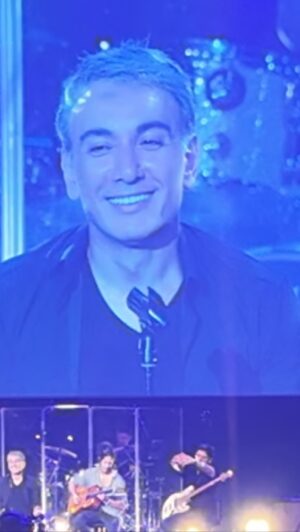 Shadmehr Aghili Instagram - تو مثل هوای خوب بعد بارونی
تو بیای میکنم شهرو چراغونی