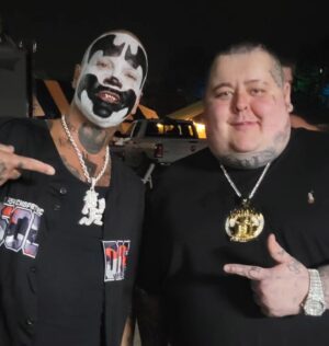Shaggy 2 Dope Instagram - Chillin with the man @merkules !!!