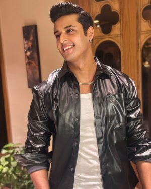 Shagun Pandey Instagram - Saare taare ✨tod le aavan tere kadma ch rakh deya’n mai… ⛓️ p.c -  @prateekk.singhh