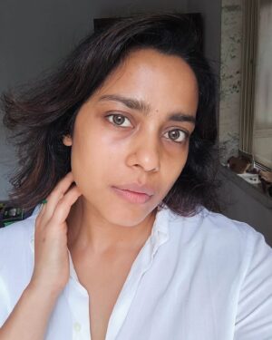Shahana Goswami Instagram - *UNVEILING & REVEALING*

The dressed up, to the stripped down.. the acceptance that I am all the phases and that I actually love all the phases of me. 

Had a lovely photoshoot with my wonderful sweetheart @mansimao and decided to capture the make up with lenses beautiful, to the make up off with lenses beautiful, to the make up off, lenses off beautiful. 

P.s. I actually really like my dark circle.. I feel they add contour and colour to my face.. 

#lovemeinallforms #beauty #natural #makeup #dressedup #strippeddown #nomakeup #transitions #makeuptransitions