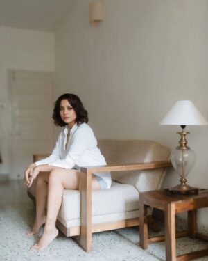 Shahana Goswami Instagram - Cream and White,
Shadows and Light,
Be your Best,
Be your Bright ! 

HMU - @mansimao 
Photographer - @portraitsbybalvindersingh 
Styling concept - Denim and White
Space - Home