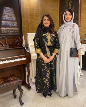 Shahrzad Kamalzadeh Instagram - ‎مراسم رونمایی از پیانوهای بانو حریر شریعت زاده 
‎با آرزوی موفقیت های روز افزون برای دوست خوب و هنرمندم 🌷🎼. 

@harirshariatzadeh  @vianna.abaya ⭐️🌷👗
.
.
.
.
.
.
#شهرزادکمالزاده 
#shahrzadkamalzadeh
 #پیانو #هنرمند#هنر #artist #art