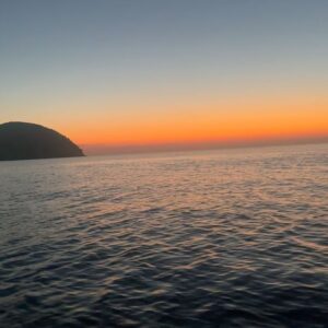 Shaila Gatta Instagram - La foto numero 3 è la prova che non era una vacanza ma un tour de force 😂🌸🇮🇹

Ph @sara.rossi.ph 

#Sicily #eolieislands