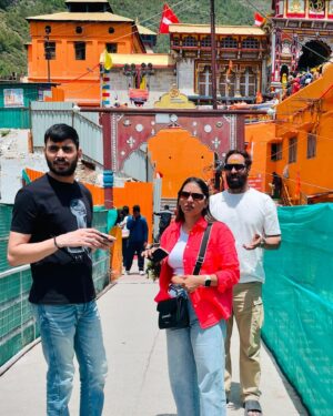 Shaji Choudhary Instagram - जय बद्रीनाथ जी। मन करेगा बार बार जाने का । पर एक बार तो जायेगा ।💕
.
.
.

#badrinath #badrinathtemple🙏 #utrakhand #hillsation #mounatains #river #greenland #weather #cloud #instagood #instagram #post