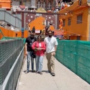 Shaji Choudhary Instagram - Trip is over 💕
.
.
#badrinath #badrinathtemple🙏 #utrakhand #himalayas #hills #hillstation #instagood #instagram #family #trip