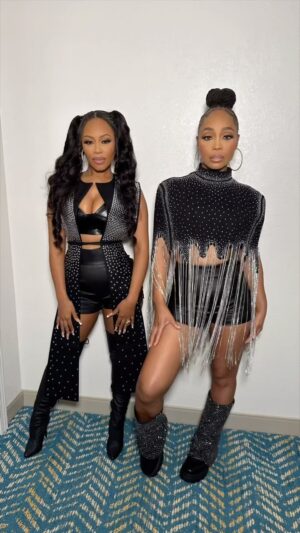 Shamari DeVoe Instagram - It felt so good to be back home to our birthplace #Detroit! We love y’all! 🎶🎤 #OurCity #Blaque 
•
DJ @therealdjbubbles 
Makeup @beatbymo
Style collab by @ryanisstyle for Shamari & @tiffanidash for Brandi