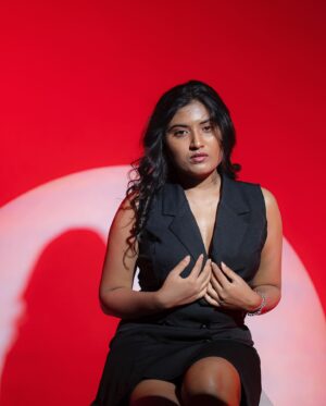 Shamni Mahe Instagram - 🎴 

Styled by @shivani_mohanakrishnan 
Makeup and hair by @makeupandhair_by_maya 
Photographer @ajayravi_dp