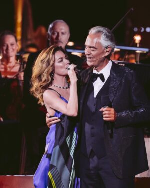 Shania Twain Instagram - A weekend of unforgettable memories with familiar faces and new friends 😍 Thank you to @andreabocelliofficial for our beautiful onstage moment together, it was truly an honour to hear your exceptional voice singing a song I wrote originally to be performed with all that gravitas - and of course a happy birthday to @brianmayforreal as well!
