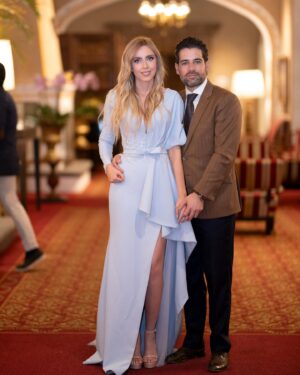 Shanik Aspe Instagram - cumpleaños núm 1 y Bautizo de Valentino ❤️ 1 Samuel 1:27
Por este niño oraba y Dios concedió los deseos de mi corazón y me dio lo que pedí . Yo , pues,  lo dedico también a jehova todos los días de su vida .

Gracias @gabyaranda__ por acompañarnos una vez más en un momento tan especial con tus súper fotos ! 

A @carameloceremonias por el Ropon de Valentino y el vestido de Carlotta . Tienen las cosas más hermosas 

Y que decir de @narciza_severa ! Mi vestido quedó hermoso ❤️ Gracias 🙏 lo amé

Gracias @ilceporrasmakeup por maquillarme y compartir el shampoo 😆❤️ y @beatrizsandovaloficial por estar siempre . ❤️🙏 las quiero