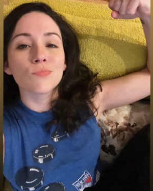 Shannon Woodward Instagram - I’ve been boxing 4 times a week for a couple months, need a permit 4 these now.