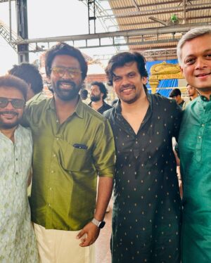 Shanthanu Bhagyaraj Instagram - Wedding bells in the family 🎊❤️‍🔥🧿
Congratulations @arvindkaladhar #Priya 😊 
Always fun when you have such amazing occasions getting an opportunity to meet everyone 💥
Kikis’ blouse 👚 by @poornimas_chennai ❤️‍🔥
@poornimabhagyaraj @sujaraghurammanoj @manojvenu @mahuvnish @nishkrish @dianishanth @varamanoj_  @sanamanoj_  @the_arjun_kaladhar @inst.prasanna @kx1sh @gayathriraguramm @adhav.krishna_  @1madhav._  @shrutitudi @trishul_manoj14