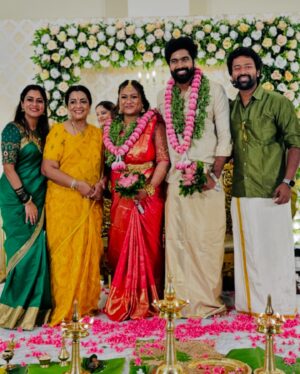 Shanthanu Bhagyaraj Instagram - Wedding bells in the family 🎊❤️‍🔥🧿
Congratulations @arvindkaladhar #Priya 😊 
Always fun when you have such amazing occasions getting an opportunity to meet everyone 💥
Kikis’ blouse 👚 by @poornimas_chennai ❤️‍🔥
@poornimabhagyaraj @sujaraghurammanoj @manojvenu @mahuvnish @nishkrish @dianishanth @varamanoj_  @sanamanoj_  @the_arjun_kaladhar @inst.prasanna @kx1sh @gayathriraguramm @adhav.krishna_  @1madhav._  @shrutitudi @trishul_manoj14