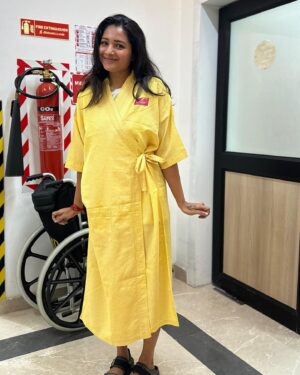 Sharanya Turadi Instagram - Dealing with hospital visits, procedures and pain lately! 

Recovering phase now ❤️‍🩹

Hope to keep my spirits up and come back stronger than ever ✨🧿

So My dearest Kanmanies, that’s the reason for me being inconsistent on social media lately. Thanks for understanding,
Sending you more love , Take care❤️🫂