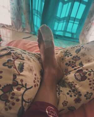 Sharanya Turadi Instagram - Dealing with hospital visits, procedures and pain lately! 

Recovering phase now ❤️‍🩹

Hope to keep my spirits up and come back stronger than ever ✨🧿

So My dearest Kanmanies, that’s the reason for me being inconsistent on social media lately. Thanks for understanding,
Sending you more love , Take care❤️🫂