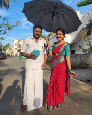 Sharanya Turadi Instagram - On-screen la eppadiyo but Offscreen la eppovum loves than 🤗 
Pandian stores family ❤️🧿🙏

Missed my bois Kathir,Senthil, and Meena in this dump. Will post in the coming ones 🫶
#pandianstores