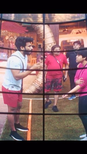 Sharmishtha Raut Instagram - आता कल्ला होणारच ! 
तो पण ‘रितेश देशमुख’च्या स्टाईलने... 

“BIGG BOSS मराठी” लवकरच... 
फक्त कलर्स मराठीवर आणि @officialjiocinema वर.

#ColorsMarathi #BIGGBOSSMarathi #JioCinema #Endemolshine #BBM #ComingSoon