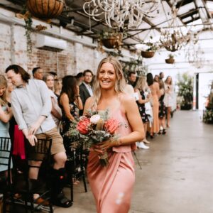 Sharni Layton Instagram - A big happy four zero the one of (if not) the best human there is. The best sister, the best wife, the best daughter, the best mum, the best friend, the best hairdresser, the best dance moves (swipe to the end) She lights up a room no matter where she goes, she brings joy to those she talks to, doesn't matter whom. She has the biggest heart with so much love for absolutely everyone and I couldn't do this thing called life without you. Love you so much Kara Poore, can't wait to celebrate in Fiji!! 🇫🇯🏖🍹☀️ best sister EVER ❤️ 💕 @kara_poore_