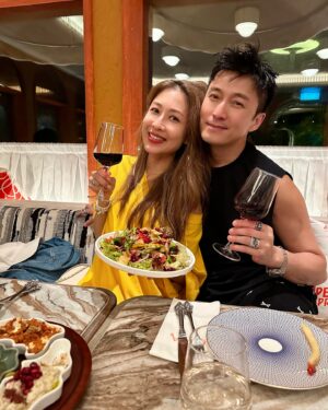 Sharon Chan Man-Chi Instagram - 兩兄妹一齊放暑假👏
今次我哋帶埋子樂同Jaco
去愉景灣吃喝玩樂
佢哋開心到唔捨得走😍
@joelshanchung 
@jaco_chan_aj 
@chiloklui 

Special Thanks 🙌
@aubergedbay 
@visitdiscoverybay 
@epiclandhk 
@kiztopiahk 
@joo.db.hk 
@olivioandco_hk 
@onadbhk 
#splashtopia 
#愉景灣彈游夏日嘉年華
#kiztopia