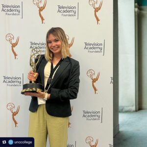 Sharon Lawrence Instagram - Go get ‘em #Heels!!! And thank you @dayci3 for leading the #HollywoodHeels  from @unccollege
•
✨🐏 Tar Heels in Hollywood 📽🌟

Sending a huge congrats to our Heels in the 2024 Hollywood Internship Program cohort who have started their film and entertainment internships!

Since its founding, @unchollywoodinternship has placed Tar Heels in over 1,000 Hollywood internships, including at NBC Universal, Funny or Die and CBS.

This year’s cohort has internships at MGMT Entertainment, The Academy, The Television Academy, Shoe Money Productions and more.

The Hollywood Internship Program is part of the @unccomm department in the College and led by Dayci Brookshire, actor and UNC alumna.

Learn more at the link in our bio 🔗🌟
#GDTBATH