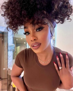 Sharon Ooja Instagram - Life lately, blessed , loved deeply and working 🤭♾️❤️❤️🥰🥰 oh the last slide is a gift to yall 🥰🤣I married my own BBD🤣🤣whatever that is 🤣😫🤣❤️

I absolutely adore this my name gold necklace from @bozjewelry @bozdiamonds 🥰🥰 and my fav gold rings from them aswell 🥰

  #themarriageglowisreal#myhusbandmyhusbandmyhusband😍❤️😘❤️😋 #myman#myman🤣♾️