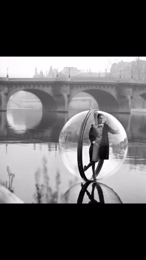 Sharon Osbourne Instagram - One of my favorite series “bubble” by #melvinsokolsky1963 🫧 ❤️