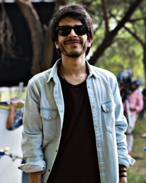 Shashank Arora Instagram - ‘Smiling faces sometimes’ - The undisputed truth (1971)