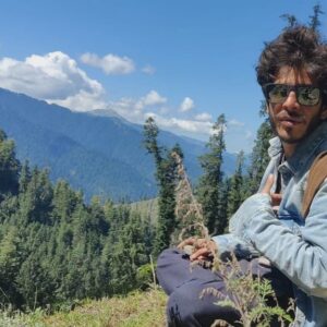 Shashank Arora Instagram - Me being the Yeti and not relating to any of your Instagram troubles. You absolute losers.