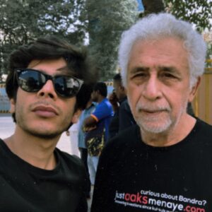 Shashank Arora Instagram - Rehearsal for ‘Tees’ directed by Dibakar Banerjee. @naseeruddin49 🫡