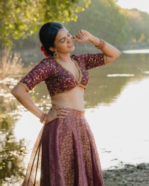 Shathiga Instagram - முத்தாடுதே✨
.
Shot by @sk24official 
Outfit @arudpa 
.
#shathiga#actor#tamil#photoshoot#photography#potraitphotography#indowestern#chennai